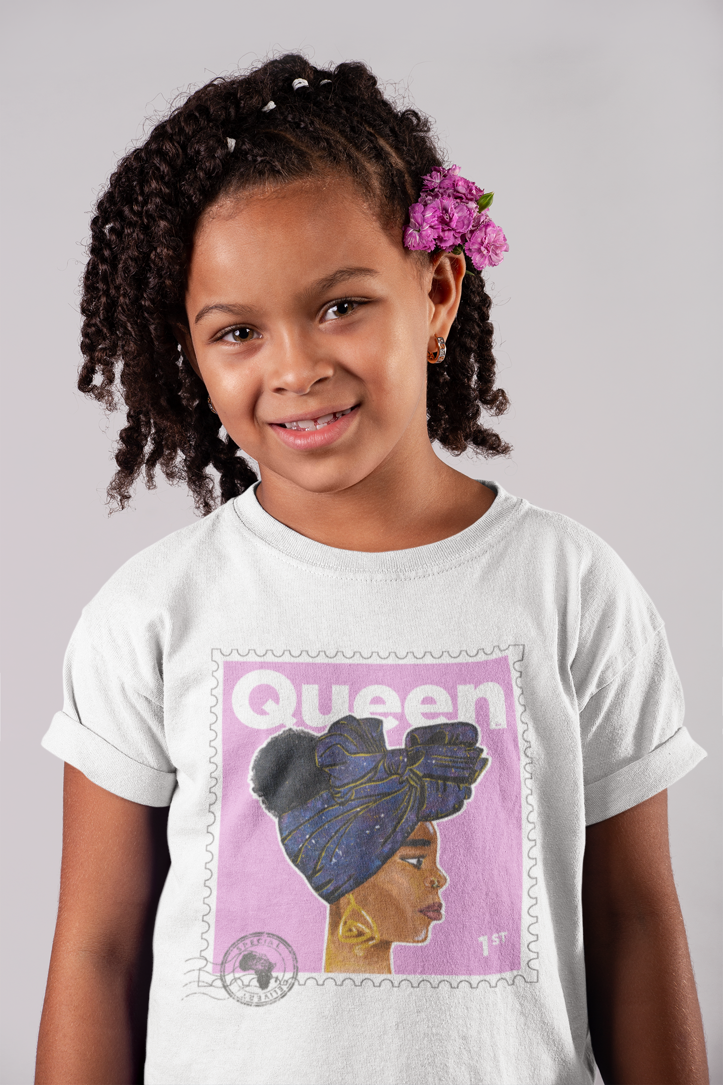 "Queen Junior" White Organic Cotton T-Shirt - Pink stamp